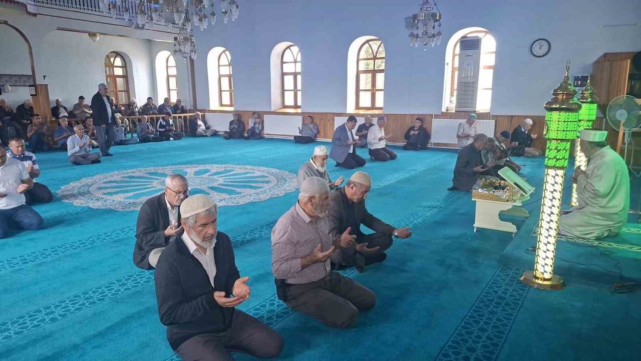 HİSARCIK’TA GAZİLER GÜNÜ DOLAYISIYLA MEVLİT PROGRAMI DÜZENLENDİ
