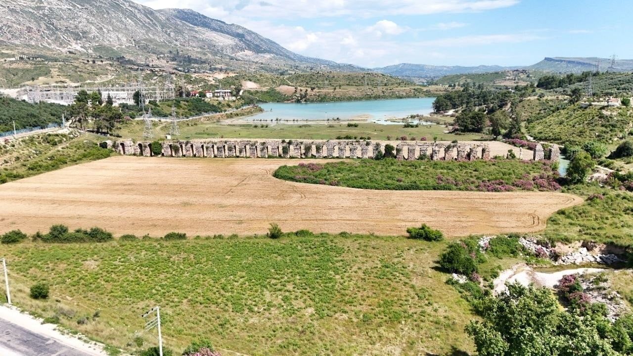 ANTALYA'NIN MANAVGAT İLÇESİNDE YER ALAN VE M.S. 2. YÜZYILDA OYMAPINAR'DAN SİDE'YE SU TAŞIMAK...