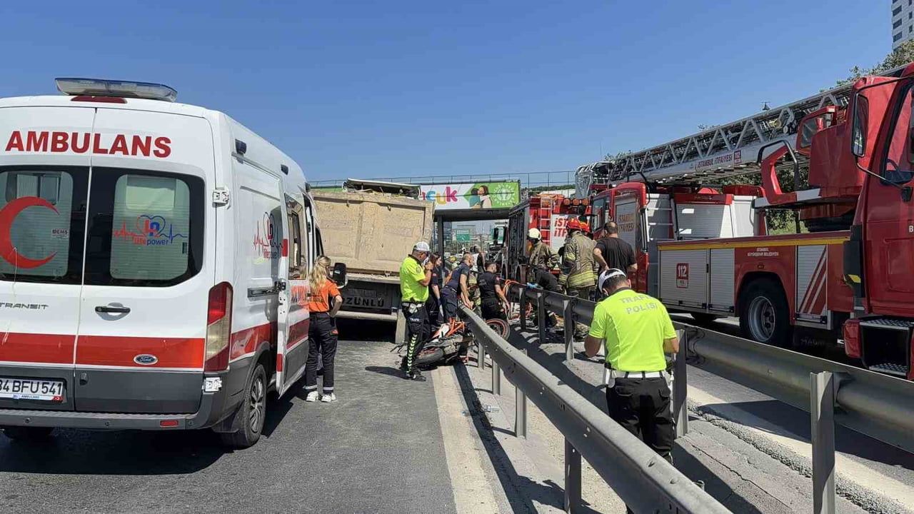 İTFAİYE EKİPLERİNİN YAKLAŞIK 45 DAKİKA SÜREN ÇALIŞMASI SONUCU SIKIŞTIĞI YERDEN ÇIKARILAN BALDO’NUN...
