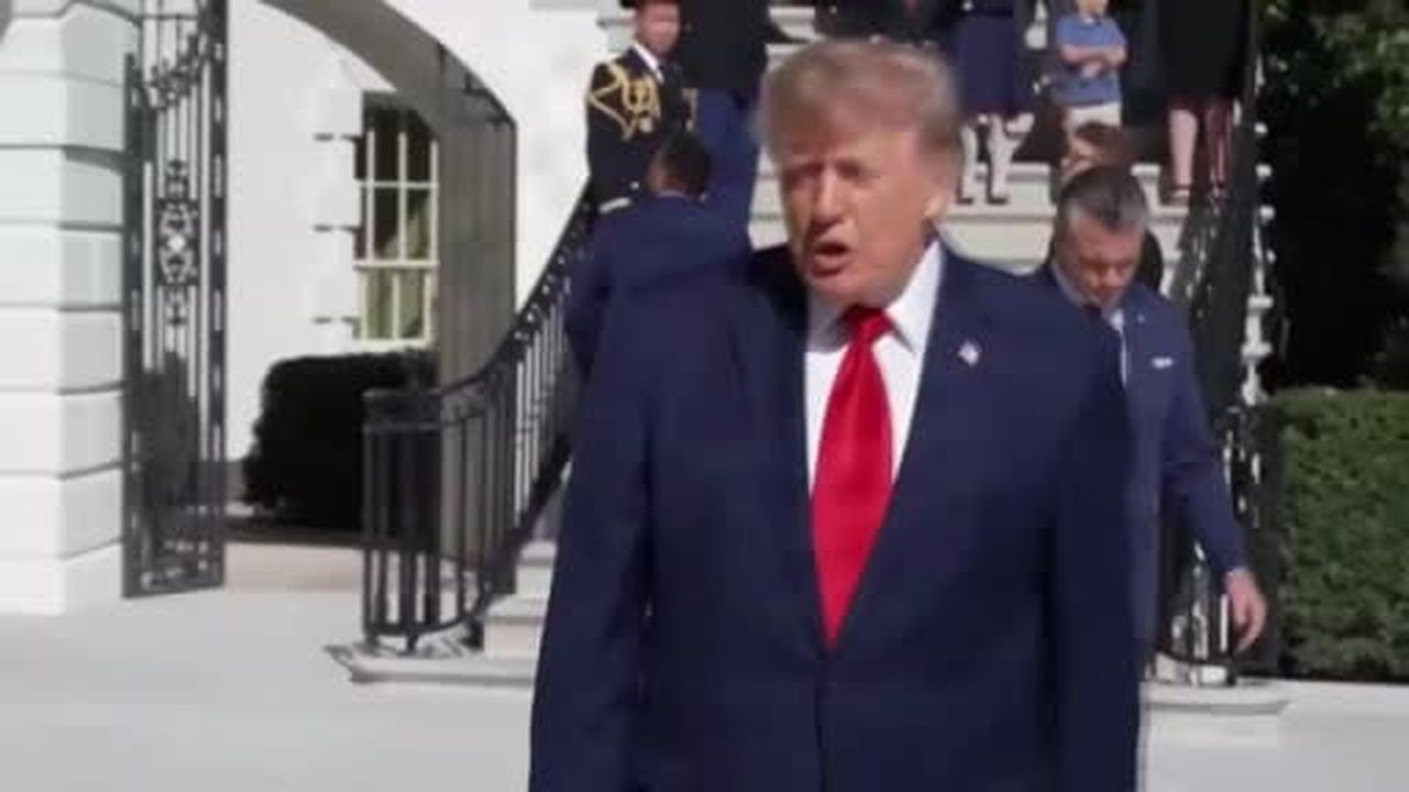ABD Başkanı Donald Trump basın mensuplarına yaptığı açıklamada, eski İran Petrol Bakanı Muhsin...