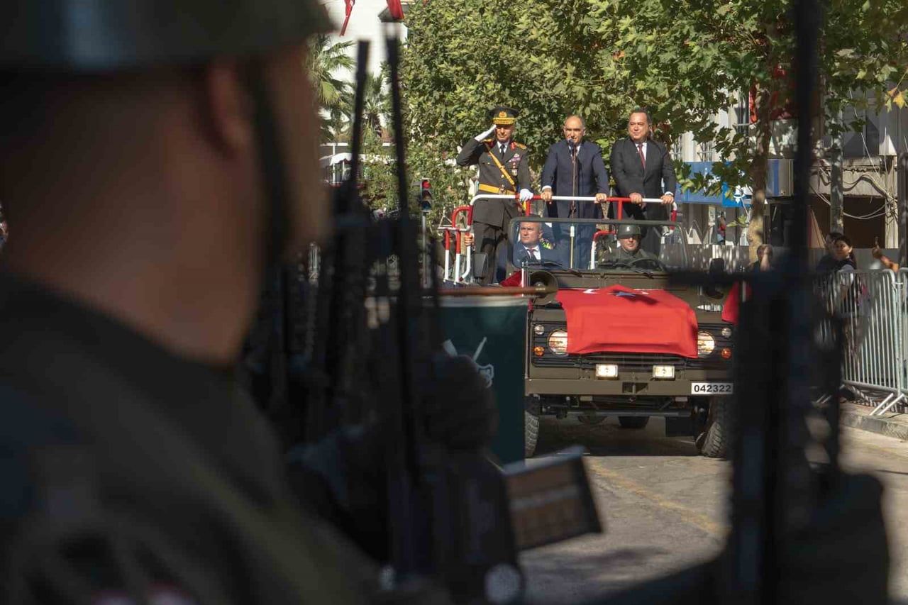 MANİSA'DA 30 AĞUSTOS ZAFER BAYRAMI, DÜZENLENEN GENİŞ KATILIMLI TÖRENLE COŞKUYLA KUTLANDI. TÖRENE...