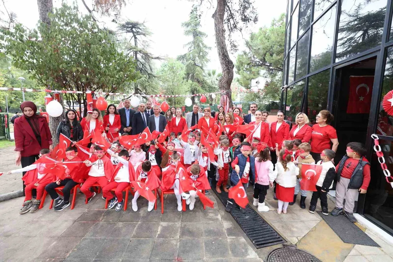 MANİSA’NIN ŞEHZADELER İLÇESİNDE BELEDİYEYE BAĞLI ÇOCUK EVLERİNDE 29 EKİM CUMHURİYET BAYRAMI...