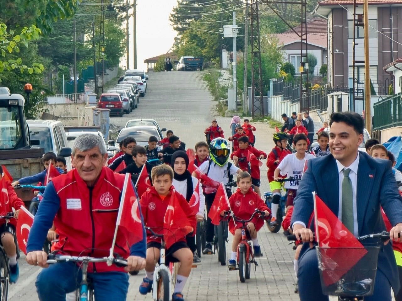 BİLECİK’TE CUMHURİYET’İN 103. YILI İÇİN PEDAL ÇEVİRDİLER
