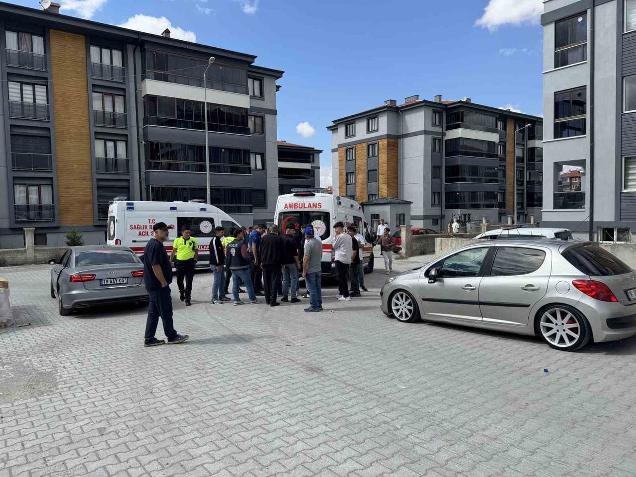KONYA’NIN KULU İLÇESİNDE, KIZ İSTEME TÖRENİ SIRASINDA YAKILMAK İSTENEN MEŞALENİN PATLAMASI SONUCU...