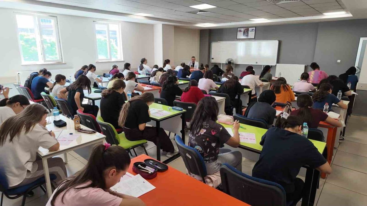 KAYSERİ BÜYÜKŞEHİR BELEDİYESİ BÜNYESİNDE FAALİYET GÖSTEREN GENÇ KAYMEK GENÇLİK MERKEZLERİ...