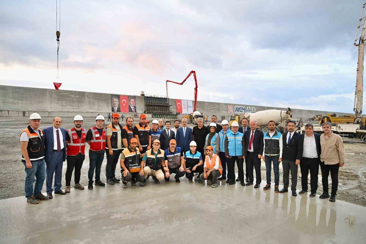 ULAŞTIRMA VE ALTYAPI BAKANI ABDULKADİR URALOĞLU, YÜZDE 82 FİZİKİ GERÇEKLEŞMEYE ULAŞAN RİZE İYİDERE...
