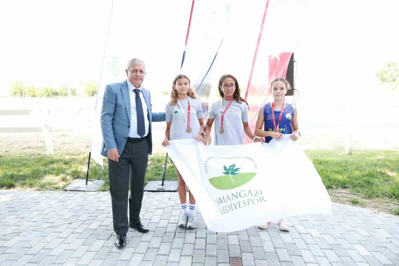 SPORA VE SPORCUYA BÜYÜK ÖNEM VEREN OSMANGAZİ BELEDİYESİ, GENÇLERİ SPORA TEŞVİK ETMEK VE SPORUN...