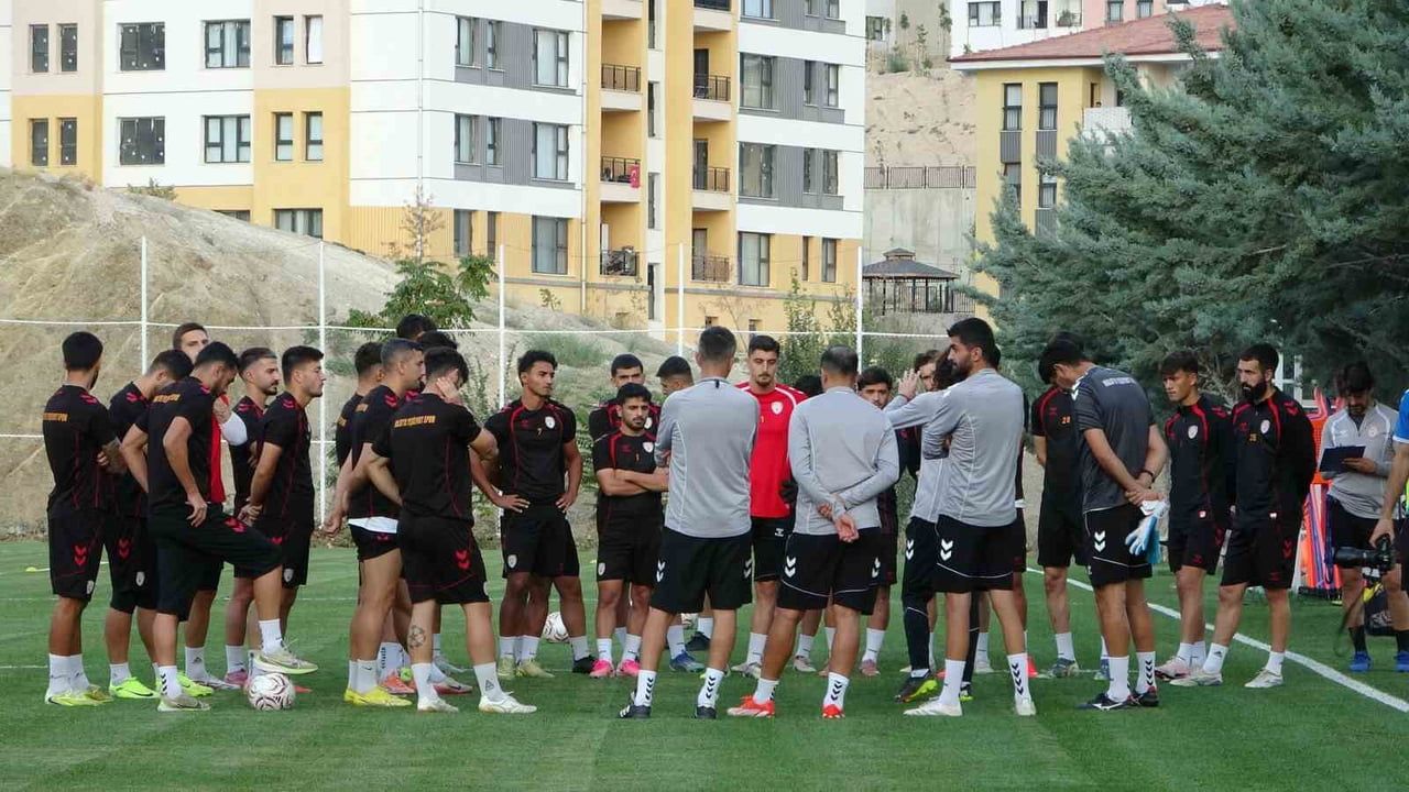 MALATYA YEŞİLYURT SPOR ’DA HEDEF ADANASPOR’U GEÇİP 4’TE 4 YAPMAK