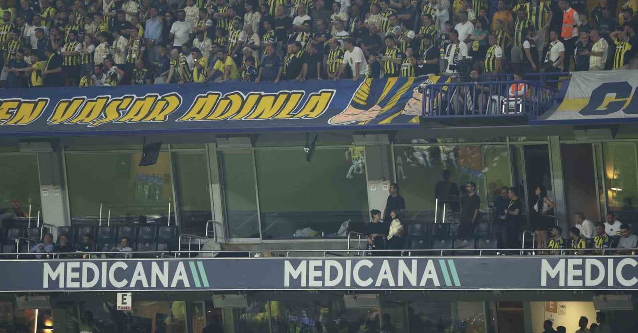 İŞ İNSANI ACUN ILICALI, FENERBAHÇE ŞÜKRÜ SARACOĞLU SPOR KOMPLEKSİ İÇERİSİNDEKİ 217 NUMARALI LOCA...