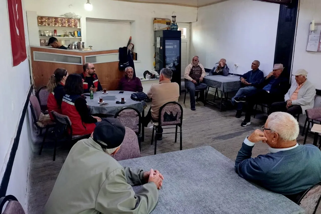 UŞAK İL TARIM VE ORMAN MÜDÜRLÜĞÜ EKİPLERİ, ÜRETİCİLERE YÖNELİK SAHA ZİYARETLERİNDE SÖZLEŞME VE...