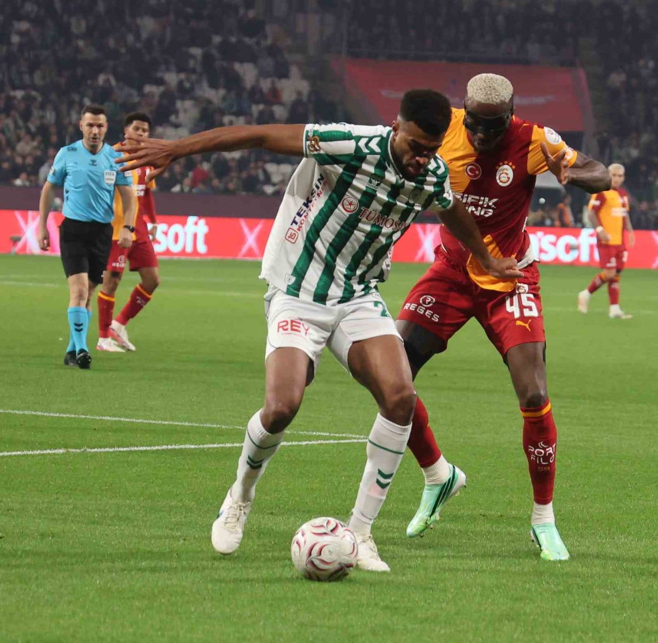 TRENDYOL SÜPER LİG'İN 10. HAFTASINDA KONYASPOR, SAHASINDA GALATASARAY İLE KARŞILAŞIYOR....
