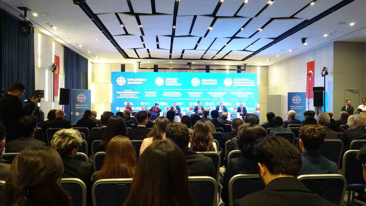BİŞKEK’TE DÜZENLENEN "TÜRK DÜNYASI DİYALOGLARI: ORTAK GELECEK, ORTAK VİZYON" BAŞLIKLI PANELDE TÜRK...