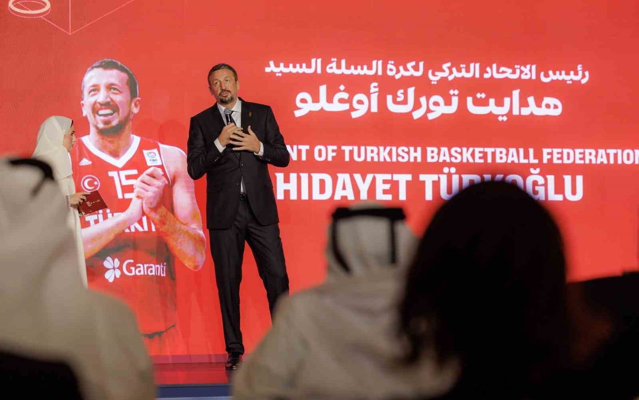 TÜRKİYE BASKETBOL FEDERASYONU (TBF) BAŞKANI HİDAYET TÜRKOĞLU, FIBA 2027 BASKETBOL DÜNYA KUPASI'NA...