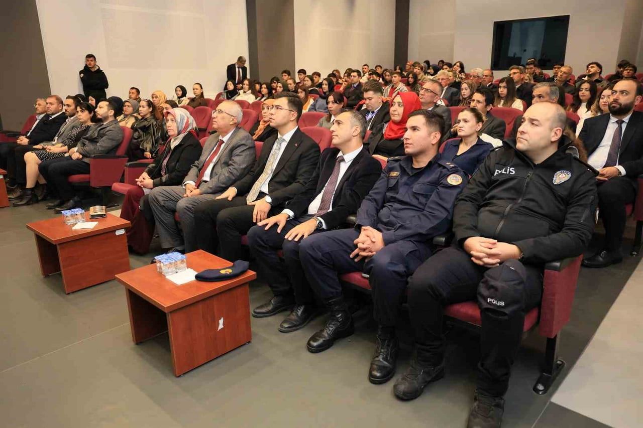 ÇAMELİ KAYMAKAMI MUSTAFA ÇELİK VE BELEDİYE BAŞKANI CENGİZ ARSLAN'IN KATILIM SAĞLADIĞI "AİLE ON...