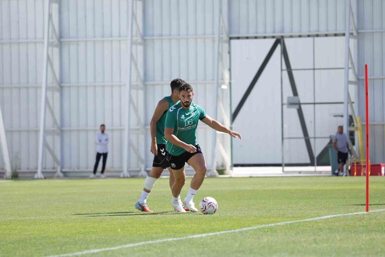 KONYASPOR, TRENDYOL SÜPER LİG 5. HAFTASINDA EVİNDE OYNAYACAĞI TRABZONSPOR MAÇININ HAZIRLIKLARINA...