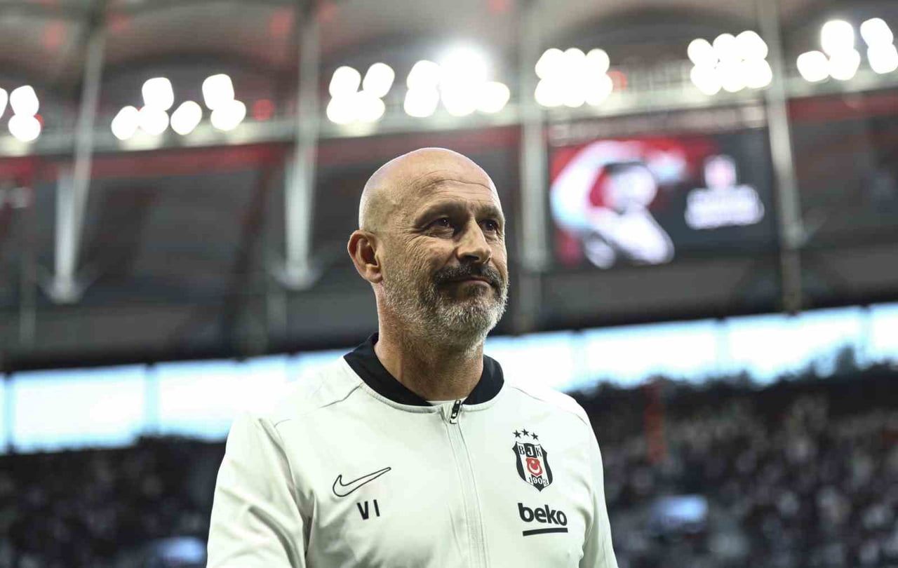 BEŞİKTAŞ TEKNİK DİREKTÖRÜ VİNCENZO ITALİANO, SÜPER LİG’DE SON OYNANAN EYÜPSPOR MAÇININ 11’İNDEN 3...