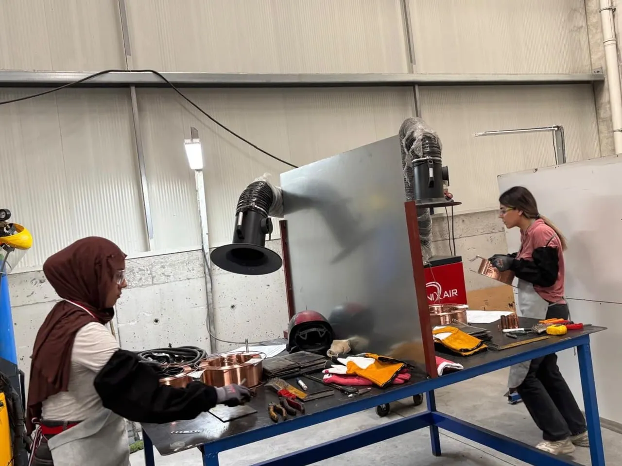 MANİSA TİCARET VE SANAYİ ODASI’NIN KADINLARIN ÜRETİM HAYATINA VE SANAYİ İSTİHDAMINA DAHA GÜÇLÜ...
