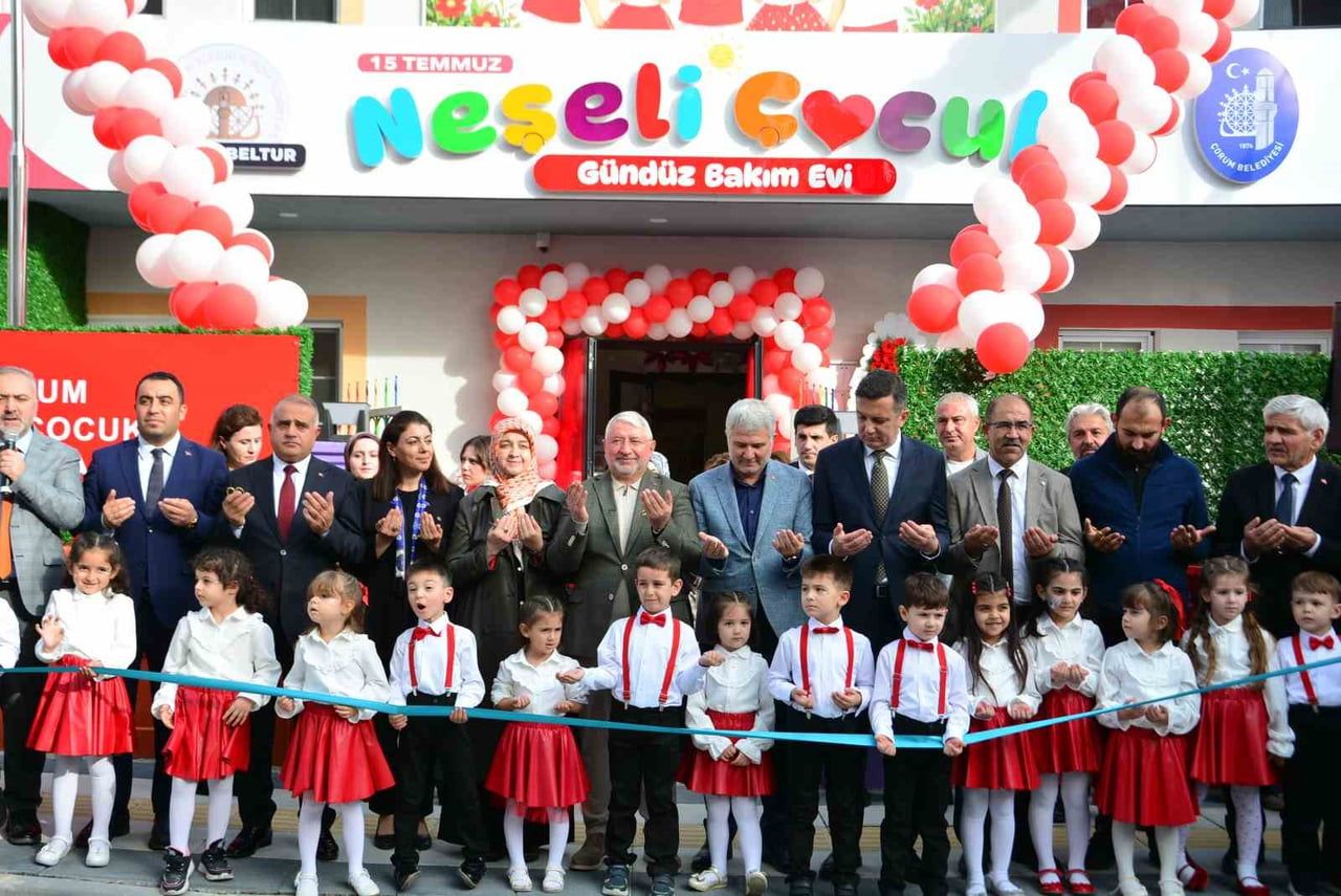 GÜNDÜZ BAKIM EVİ DUALARLA KAPISINI ÖĞRENCİLERE AÇTI