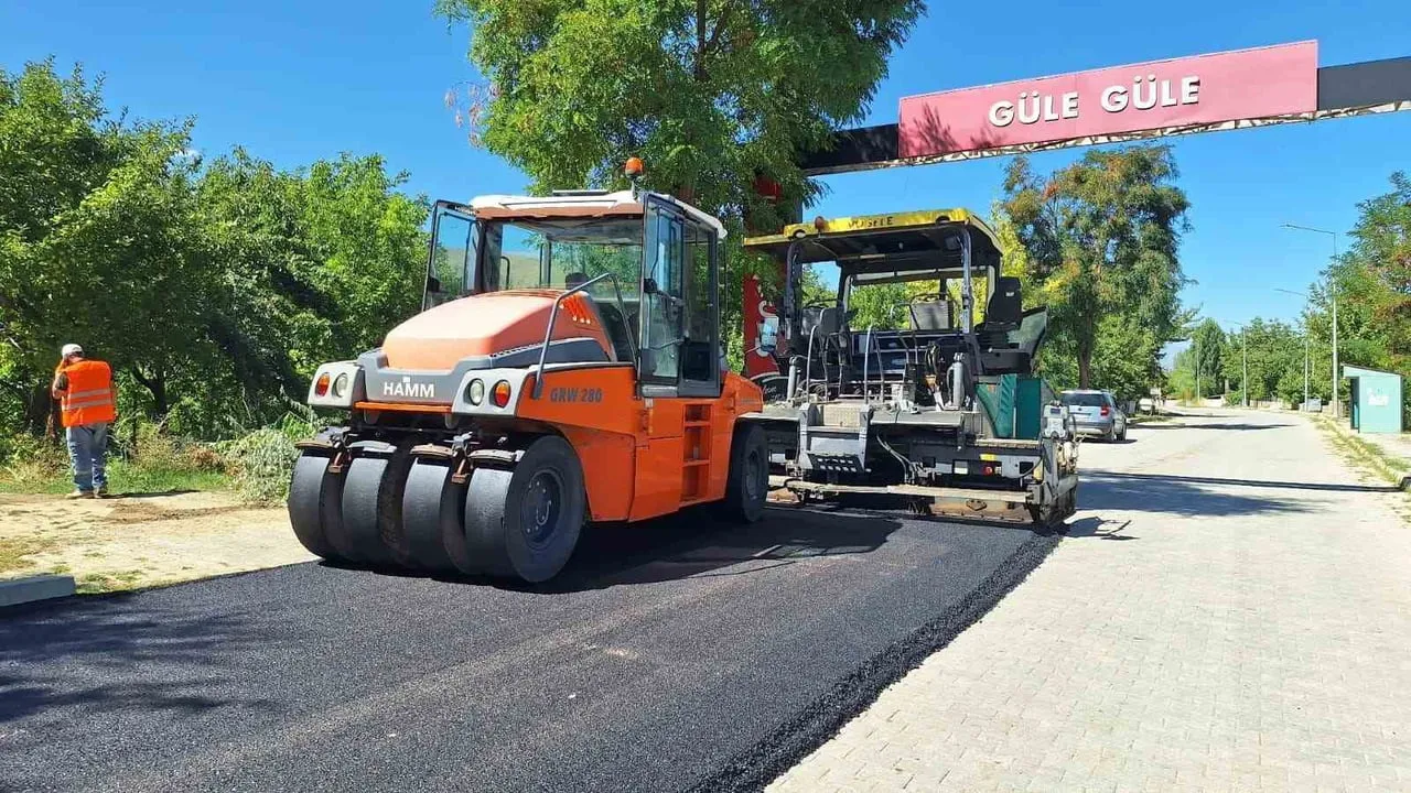 ERZİNCAN’DA 142 KİLOMETRELİK YOL ÇALIŞMASI TAMAMLANDI