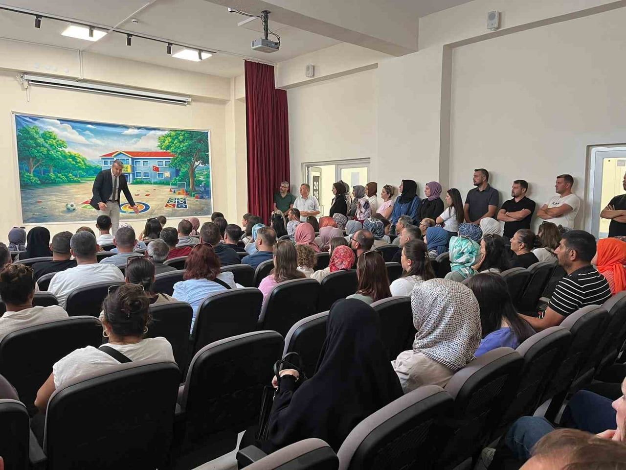 OSMANELİ İLÇESİNDE DE YENİ EĞİTİM ÖĞRETİM YILI ÖNCESİNDE BAŞLAYAN UYUM SÜRECİNDE BU YIL FARKLI BİR...