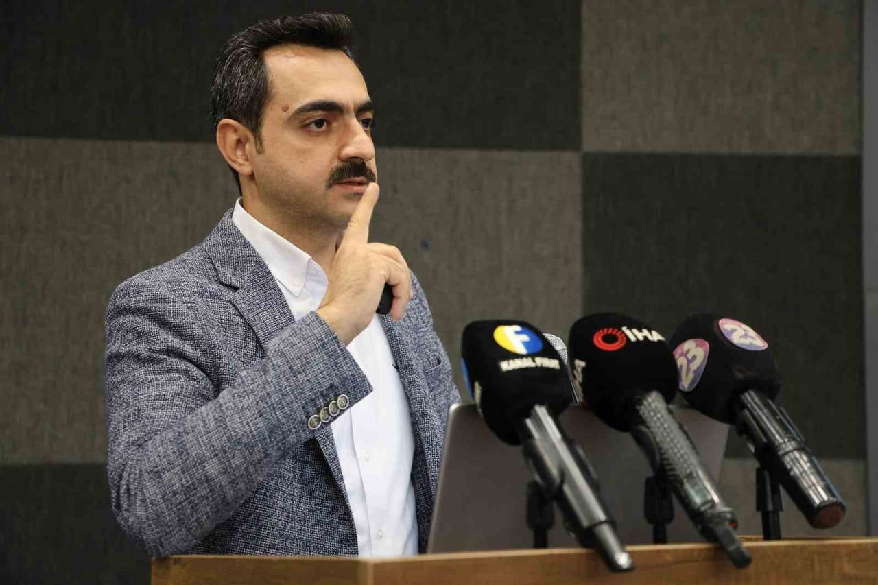 DR. ECZACI OĞUZHAN TATAR KONUŞMA YAPTI