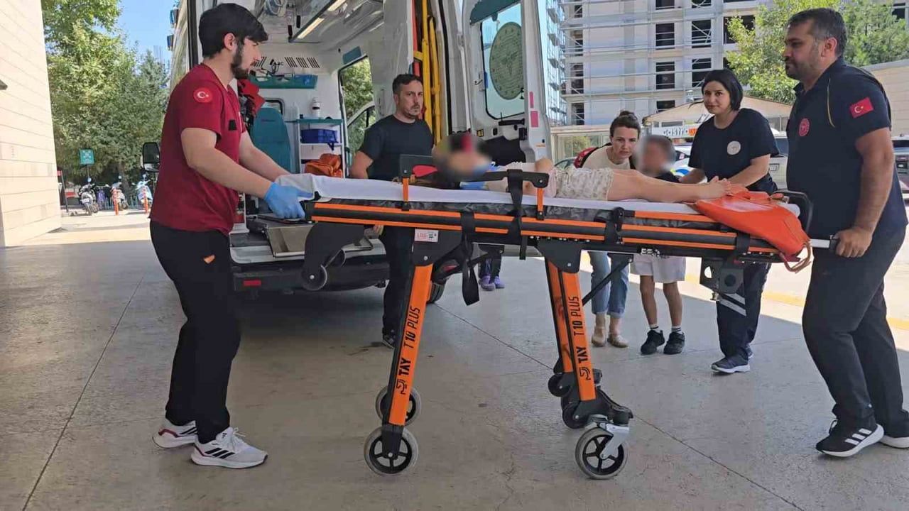 BURSA’NIN İNEGÖL İLÇESİNDE OTOMOBİL İLE MOTOSİKLETİN ÇARPIŞMASI SONUCU MEYDANA GELEN KAZADA...