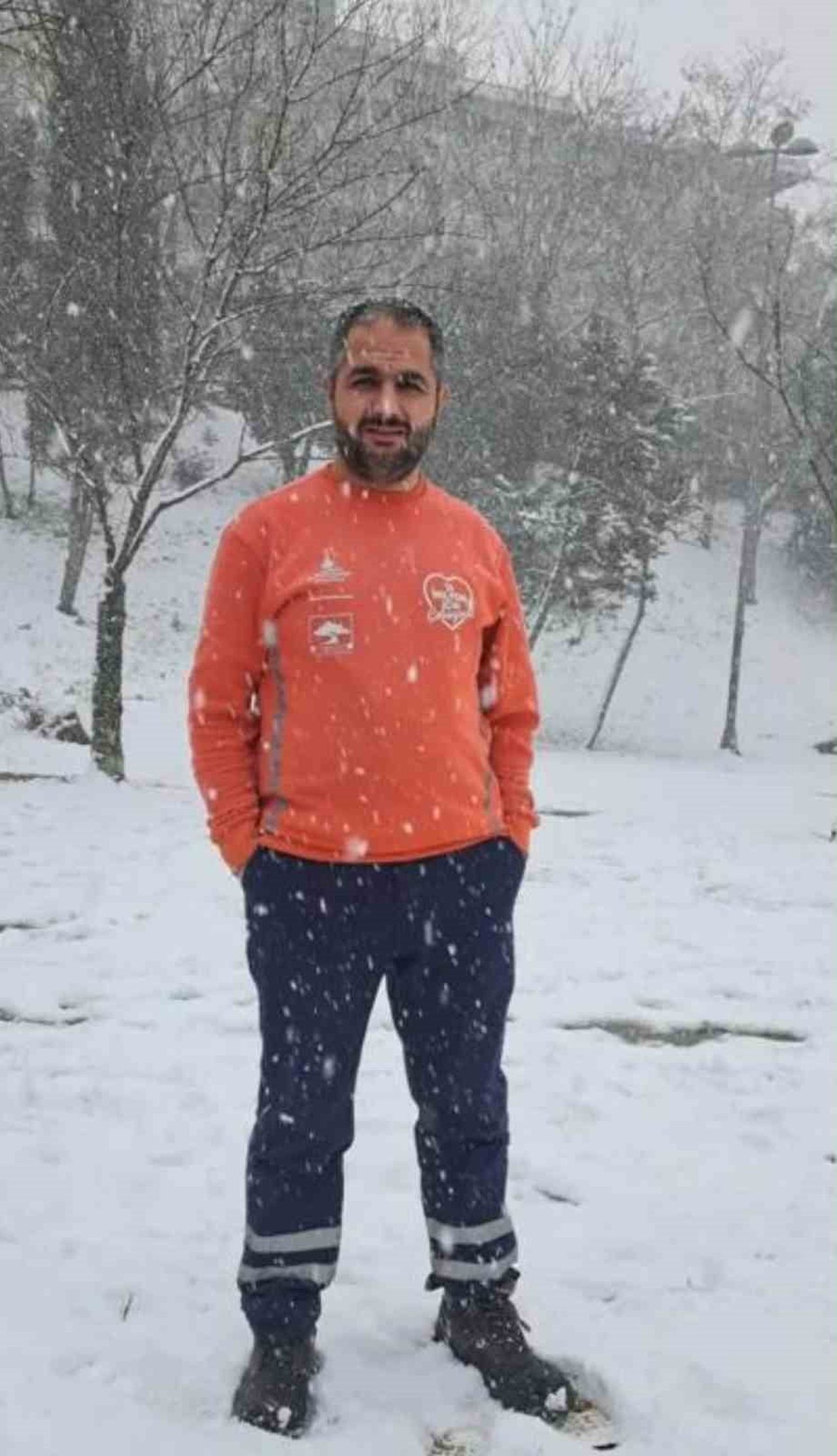 MALTEPE'DE SABAH SAATLERİNDE YIKILAN 7 KATLI BİNADA ENKAZ ALTINDA KALAN VE ARAMA KURTARMA...