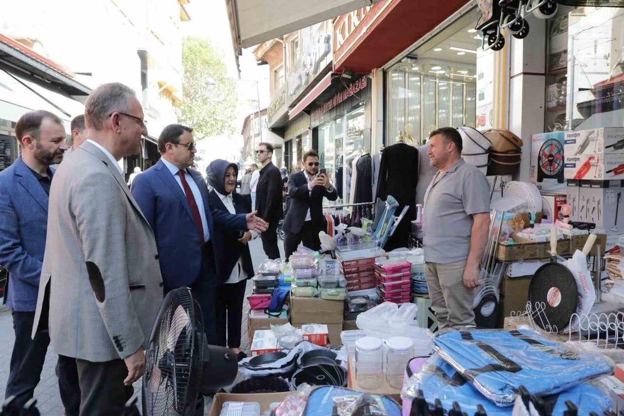 KÜTAHYA SAMAN PAZARI’NDA SOKAK SAĞLIKLAŞTIRMA PROJESİ İÇİN İNCELEME