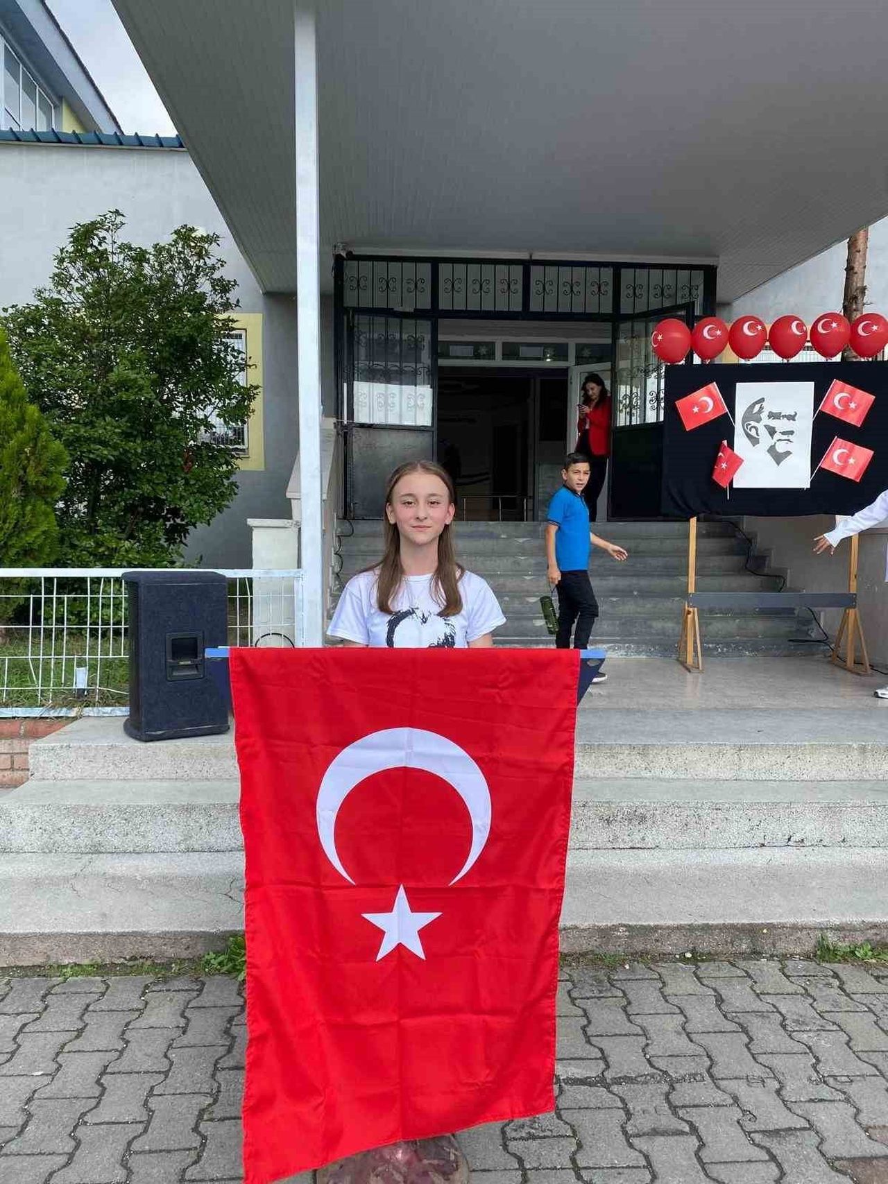 SÜLEYMAN DEMİREL ORTAOKULU’NDA CUMHURİYET’İN 103. YILI COŞKUYLA KUTLANDI