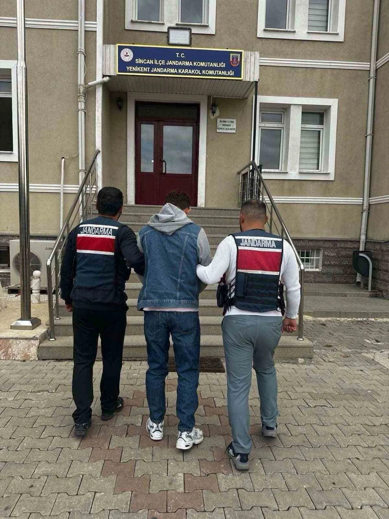 ANKARA İL JANDARMA KOMUTANLIĞINCA ARANAN ŞAHISLARIN YAKALANMASINA YÖNELİK SÜRDÜRÜLEN ÇALIŞMALAR...