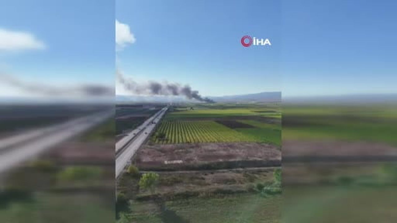İhraç edilen siyah incirlerin işlendiği soğuk hava deposunda yangın sürüyor