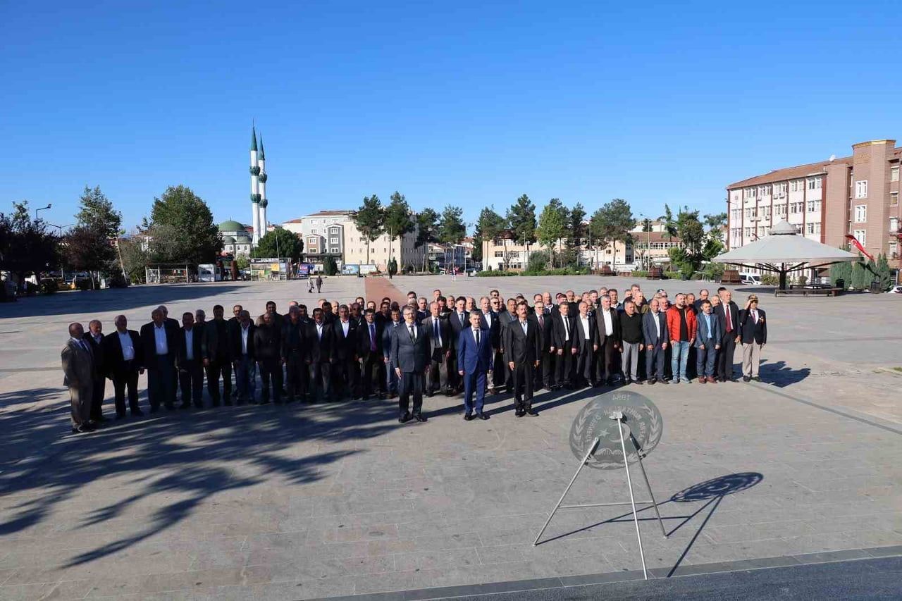 19 EKİM MUHTARLAR GÜNÜ, ATATÜRK ANITI’NA ÇELENK SUNULMASI VE KAHVALTI PROGRAMIYLA KUTLANDI....
