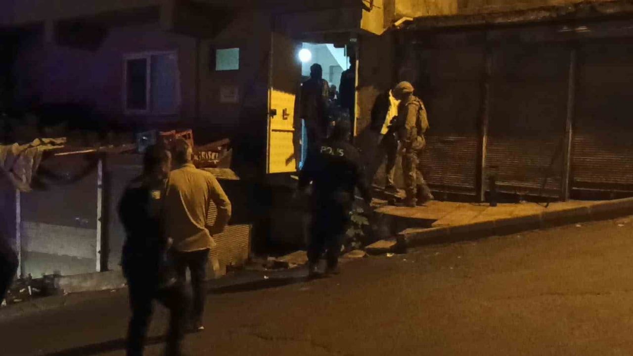 KAHRAMANMARAŞ'TA KENDİSİNDEN PARA İSTEYEN OĞLUNA OLUMSUZ YANIT VEREN ANNE, OĞLU TARAFINDAN BIÇAKLA...
