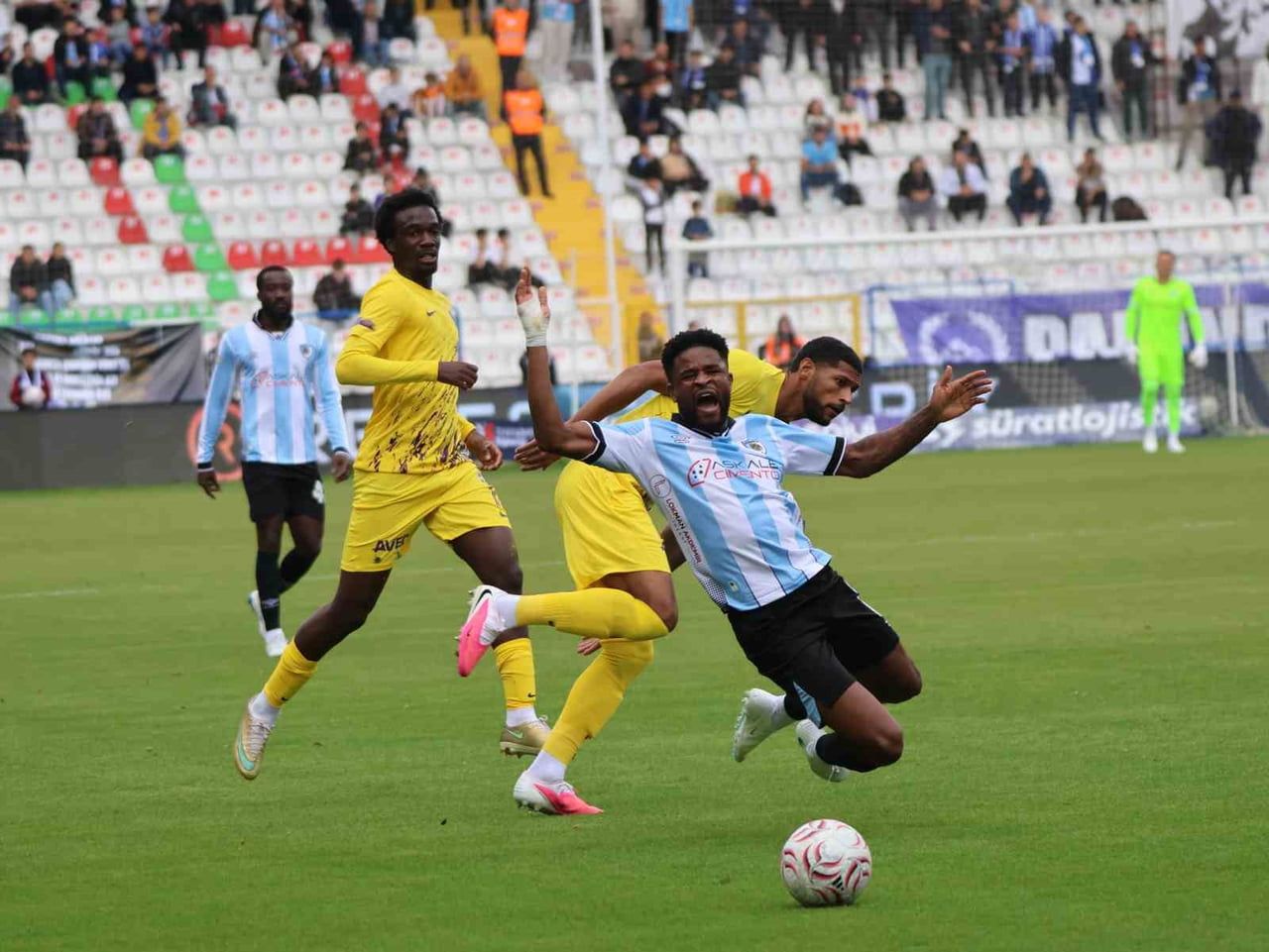 TRENDYOL SÜPER LİG'İN 8. HAFTASINDA ERZURUMSPOR FK, SAHASINDA EYÜPSPOR İLE KARŞI KARŞIYA GELİYOR....