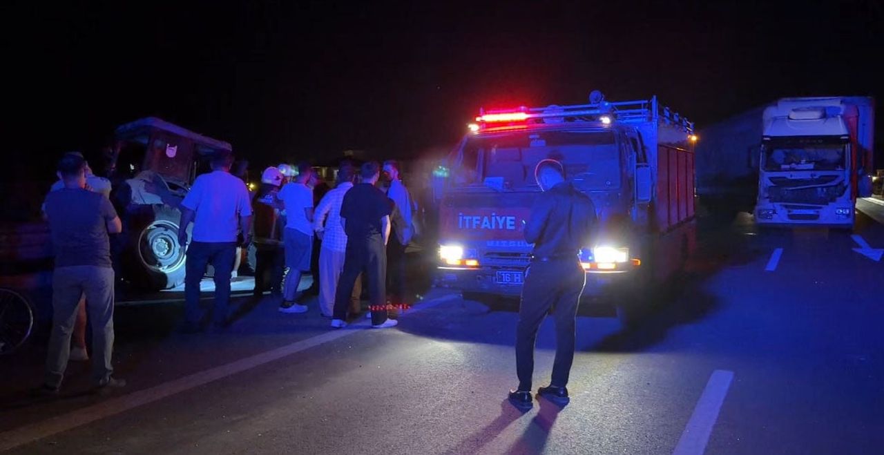 İZNİK’TE TIR, TRAKTÖRE ARKADAN ÇARPTI: 1 KİŞİ HAYATINI KAYBETTİ