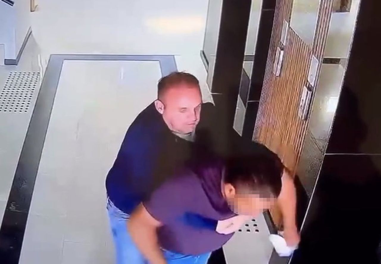 KAYSERİ ÇEVRE, ŞEHİRCİLİK VE İKLİM DEĞİŞİKLİĞİ İL MÜDÜRLÜĞÜ’NE İŞLEM YAPMAK İÇİN GELEN BİR...