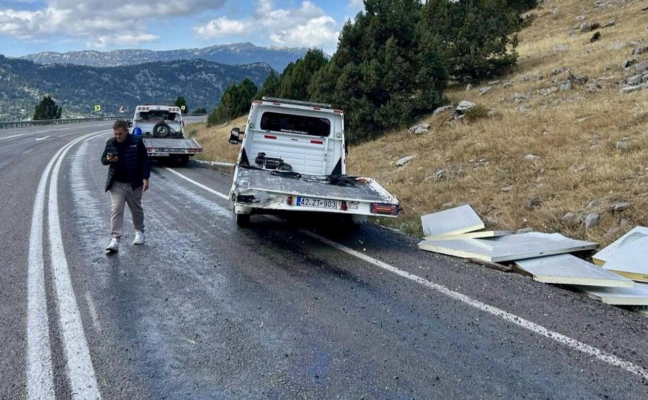 ANTALYA’NIN AKSEKİ İLÇESİNDE DÜN GECE VE BUGÜN SABAH SAATLERİNDE MEYDANA GELEN İKİ AYRI TRAFİK...
