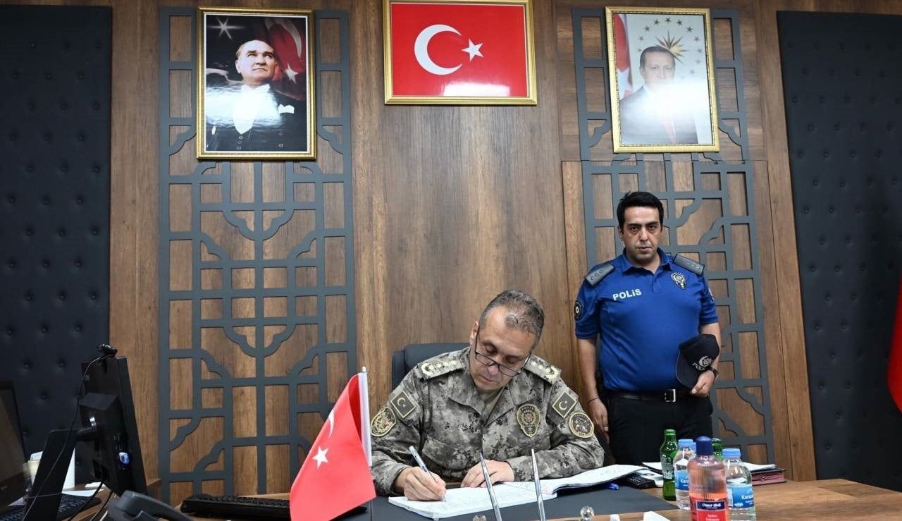 ŞIRNAK İL EMNİYET MÜDÜRÜ VOLKAN SAZAK, BEYTÜŞŞEBAP İLÇE EMNİYET AMİRLİĞİNİ ZİYARET EDEREK POLİS...