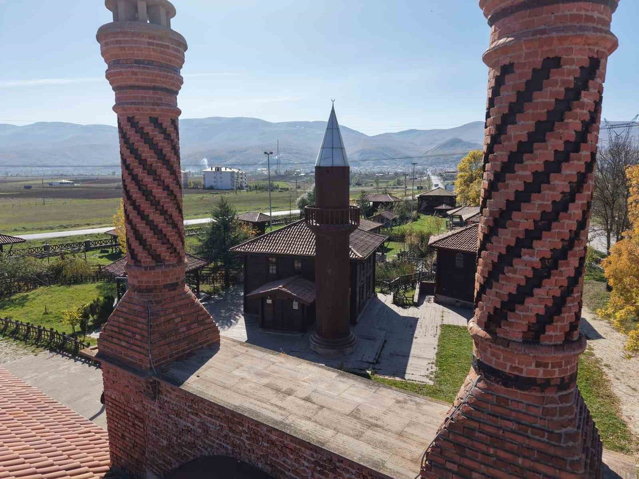 SAMSUN’DA ODUN OLARAK YAKILMASI İÇİN FIRINCIYA SATILAN 300 YILLIK AHŞAP CAMİ, DÖNEMİN LADİK...