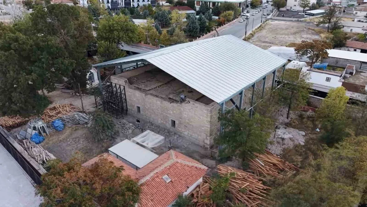 YAKLAŞIK 500 YIL ÖNCE SELÇUKLU DÖNEMİNDE AKSARAY’IN ESKİL İLÇESİNDE YAPTIRILAN TARİHİ ULU CAMİ 6...