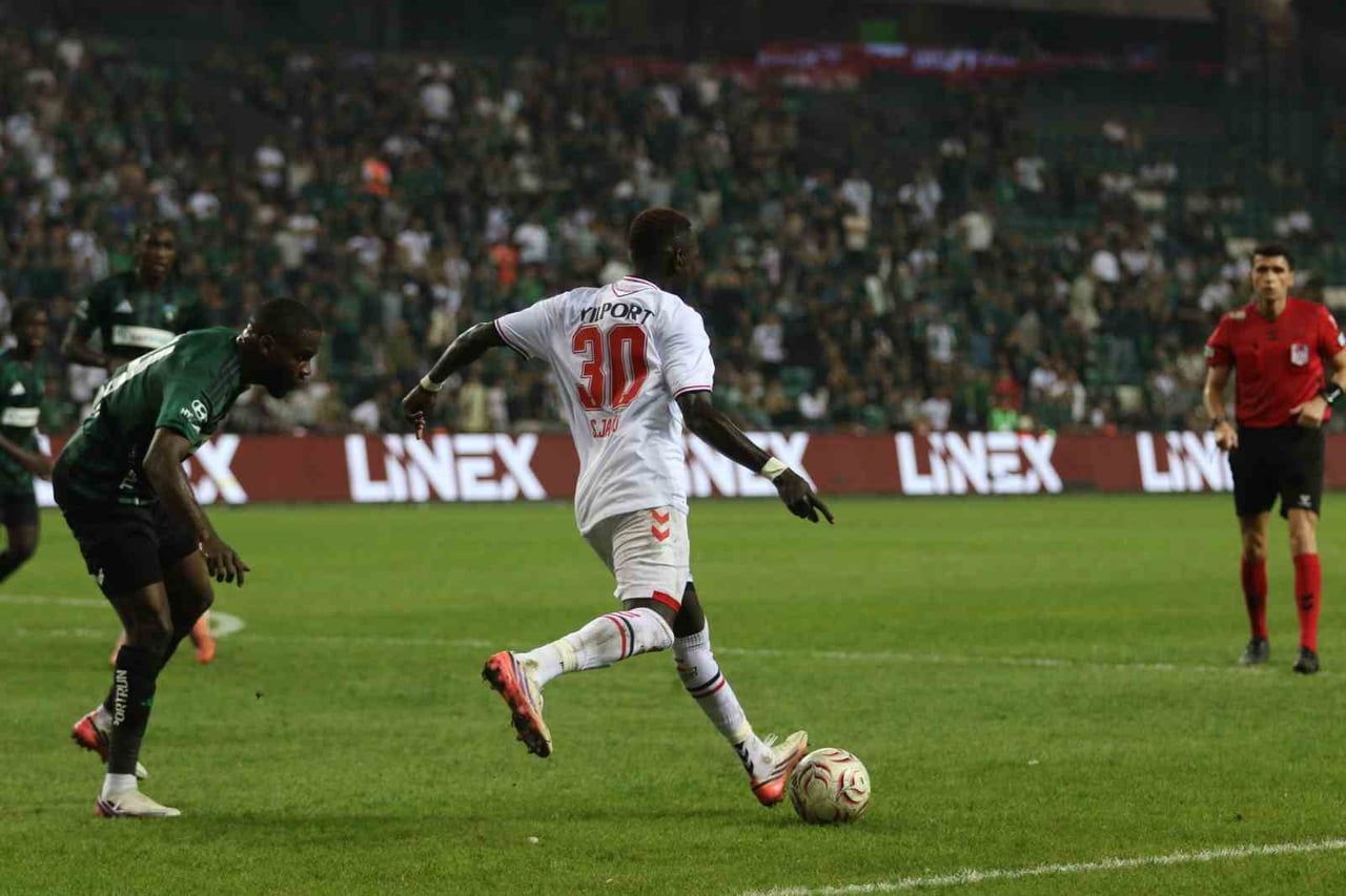 TRENDYOL SÜPER LİG'İN 4. HAFTASINDA KOCAELİSPOR EVİNDE KARŞILAŞTIĞI SAMSUNSPOR'U 1-0 MAĞLUP...