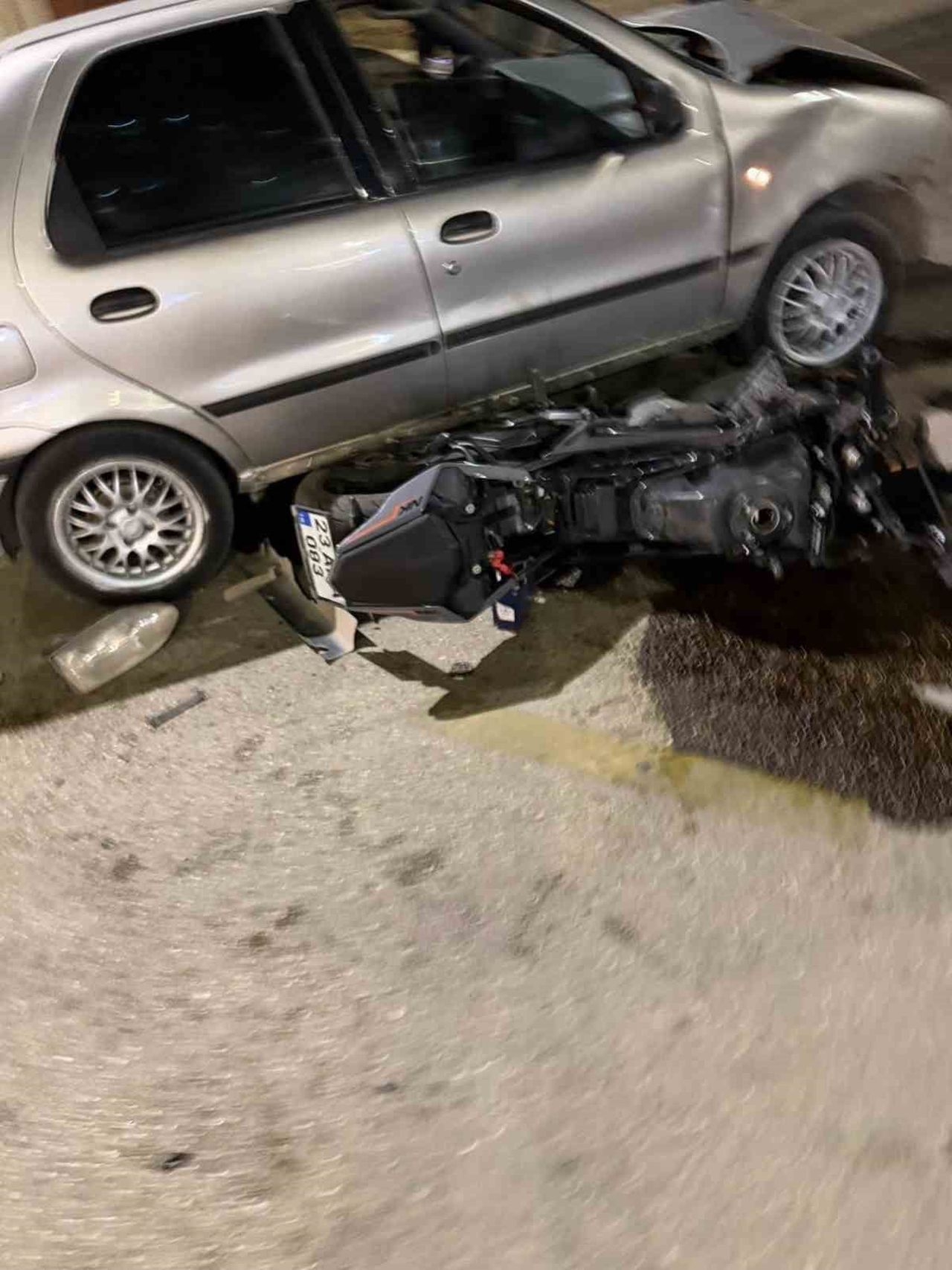 ELAZIĞ'DA OTOMOBİL İLE MOTOSİKLETİN ÇARPIŞMASI SONUCU MEYDANA GELEN TRAFİK KAZASINDA 1 KİŞİ...