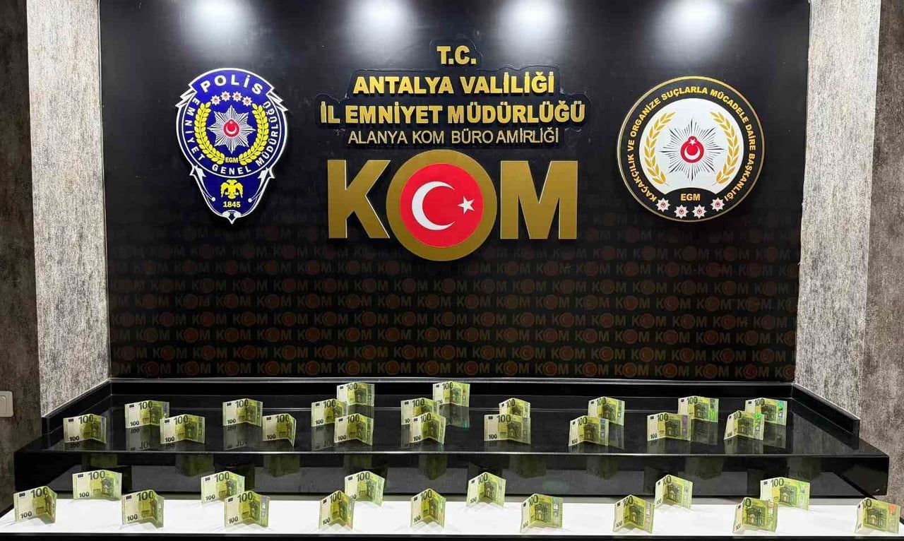 ANTALYA'DA KOM EKİPLERİNİN SON 1 HAFTADA YAPTIĞI ÇALIŞMALARDA 22 ADET KAÇAK TARİHİ ESERİN YANI...