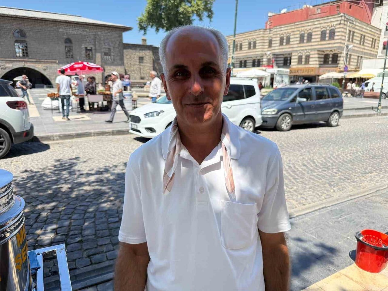 DOĞAN EVELEK, 1993-1994 YILLARINDAN BERİ BU İŞİ YAPTIĞINI SÖYLEDİ.