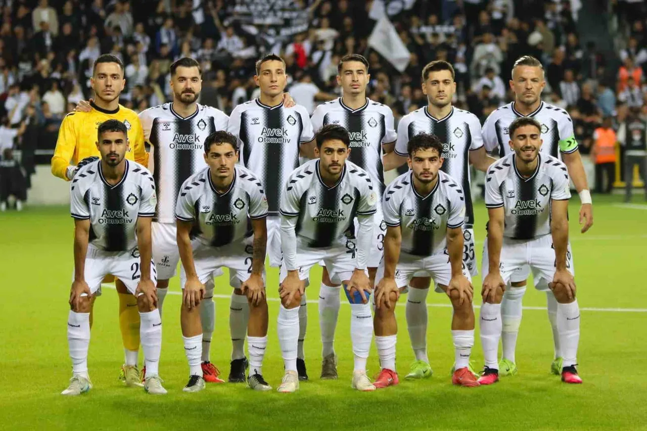ALTAY, KAYYIMLA KARŞI KARŞIYA (ARŞİV)