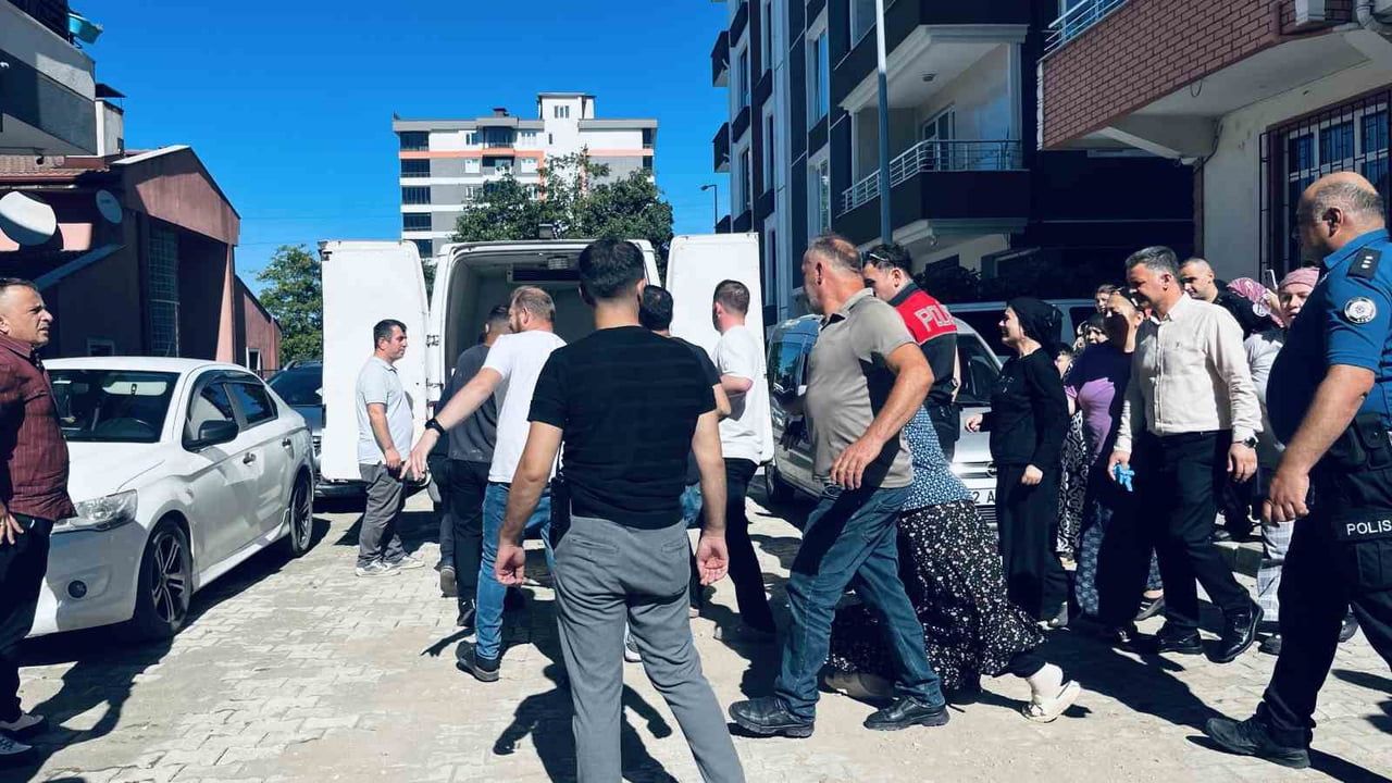 ORDU’NUN ÜNYE İLÇESİNDE, BİR SÜREDİR KENDİSİNDEN HABER ALINAMAYAN BELEDİYE PERSONELİ, EVİNDE ÖLÜ...