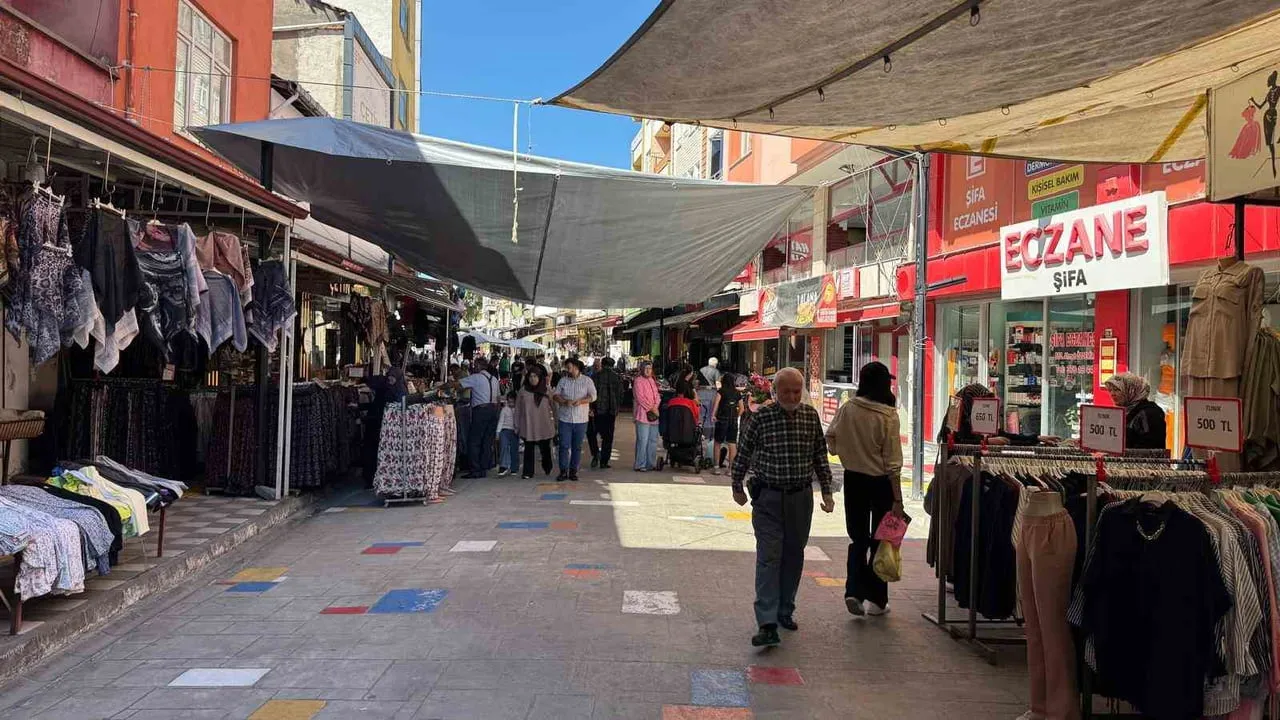 ZONGULDAK (İHA) - ZONGULDAK’IN ALAPLI İLÇESİNDE FINDIK SEZONUNUN SONA YAKLAŞMASIYLA BİRLİKTE...