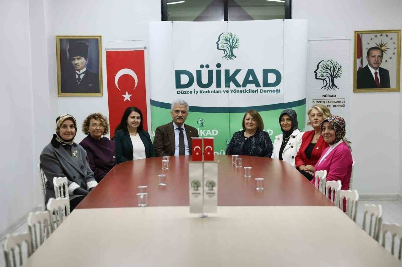 DÜZCE VALİSİ MEHMET MAKAS, EŞİ ELİF MAKAS İLE BİRLİKTE DÜZCE İŞ KADINLARI VE YÖNETİCİLERİ...