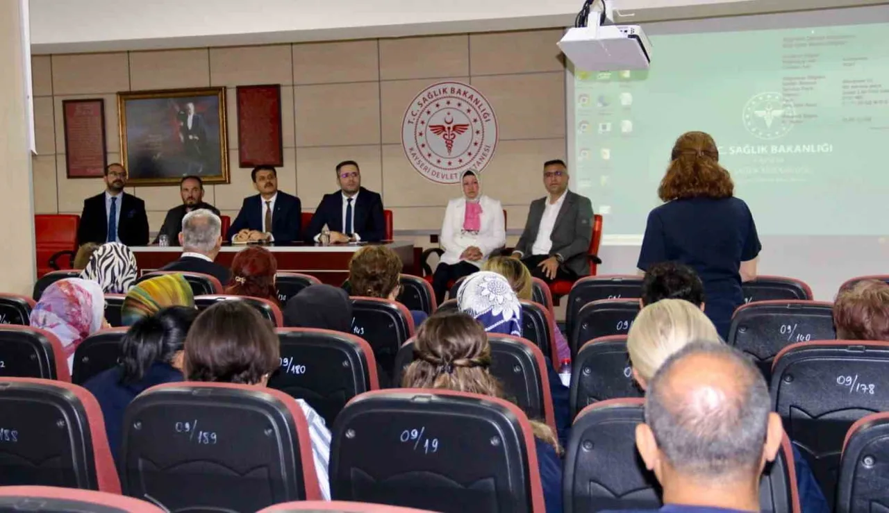 KAYSERİ DEVLET HASTANESİ BAŞHEKİMİ UZM. DR. ALİ ÇÖL; HASTANE YÖNETİCİLERİ VE BİRİM SORUMLULARI İLE...