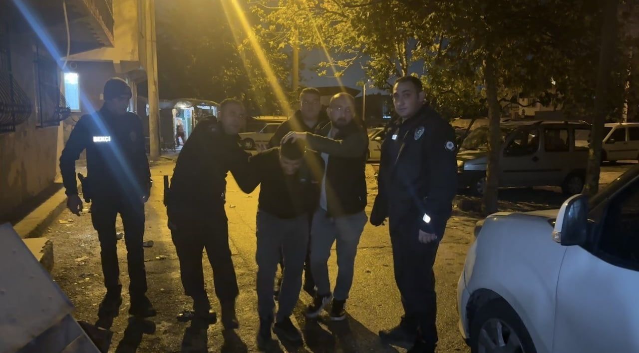 BURSA’DA ‘KASTEN ADEM ÖLDÜRME’ SUÇUNDAN HAKKINDA 15 YIL KESİNLEŞMİŞ HAPİS CEZASI BULUNAN ZANLIYI...